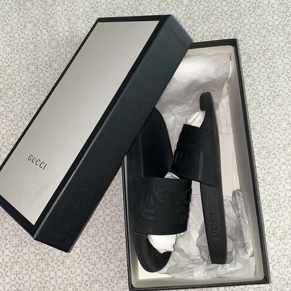 GUCCI Authentic Black Rubber Slides - Picture 2 of 8